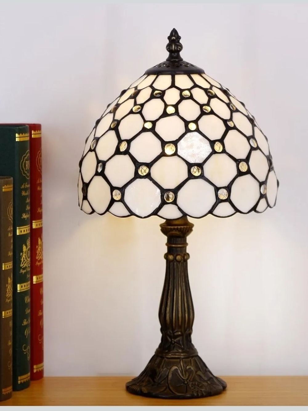 Vintage Tiffany Style Stained Glass Desk Lamp Pearl Bead Nightstand Light - Picture 3 of 9